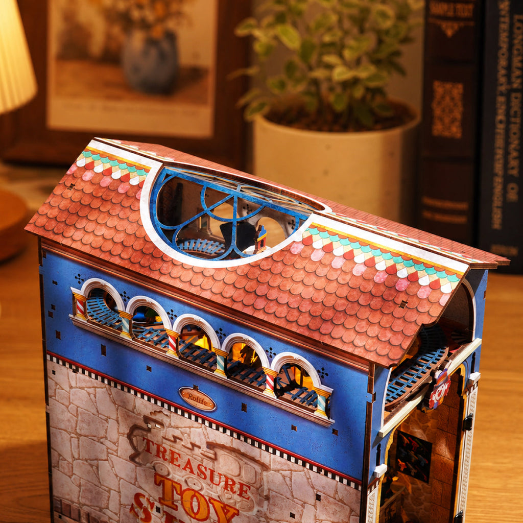 Rolife Treasure Toy Shop – DIY Book Nook Kit