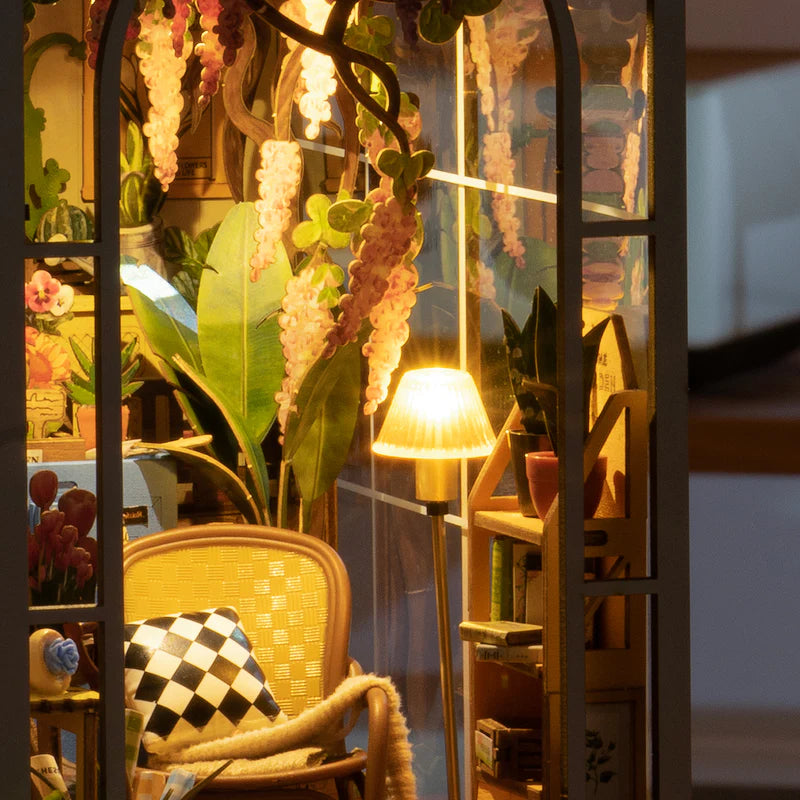 Garden House – DIY Book Nook Kit
