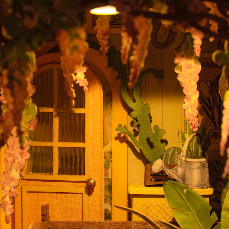 Garden House – DIY Book Nook Kit