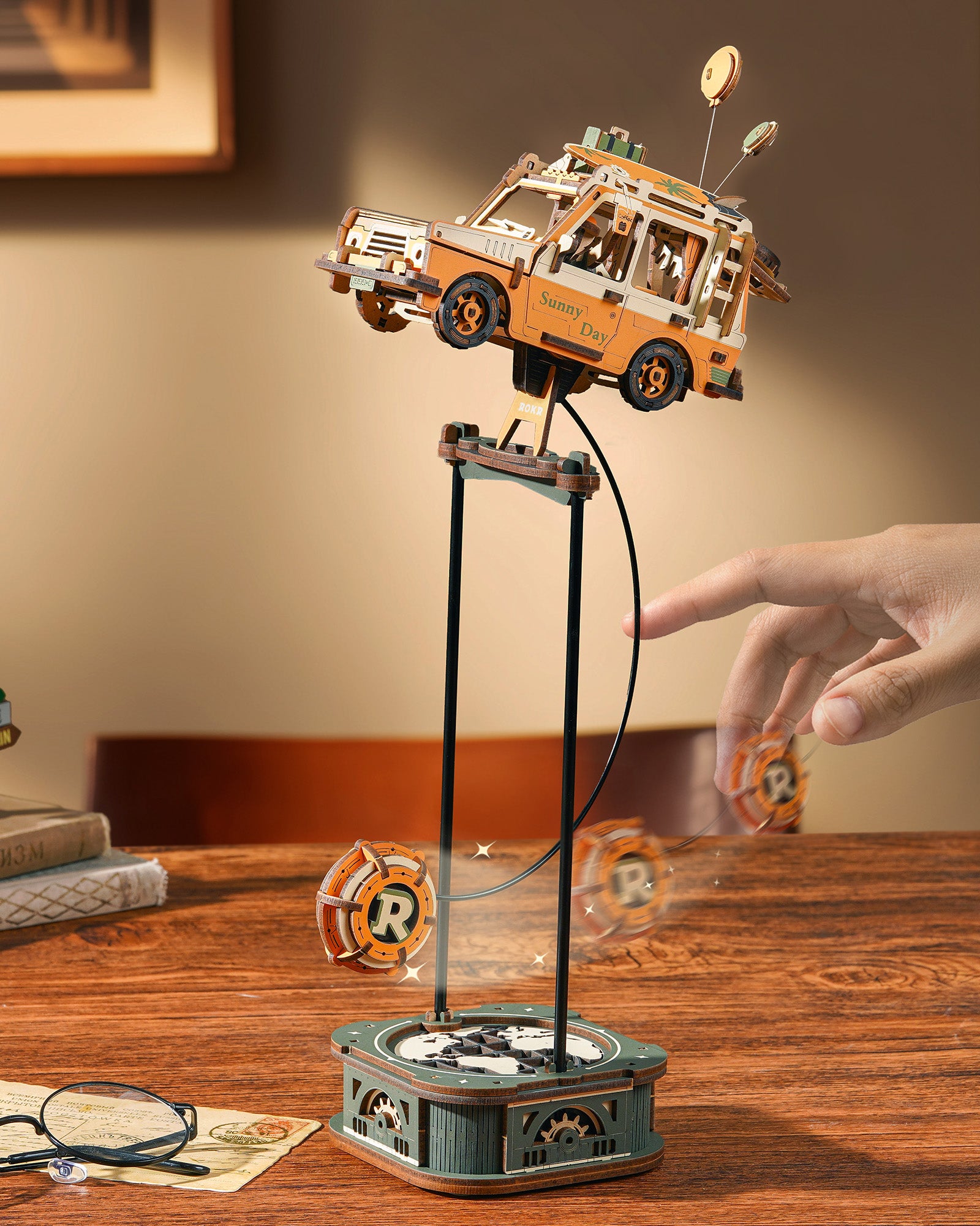 Gravity Balance Duo – Wooden Pendulum Model Kit