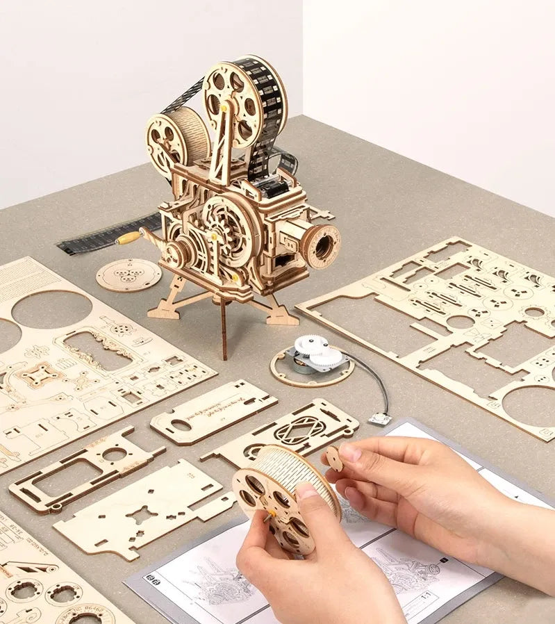 Vitascope Projector – DIY Mechanical Model Kit