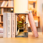 Sakura Densya – DIY Book Nook Kit