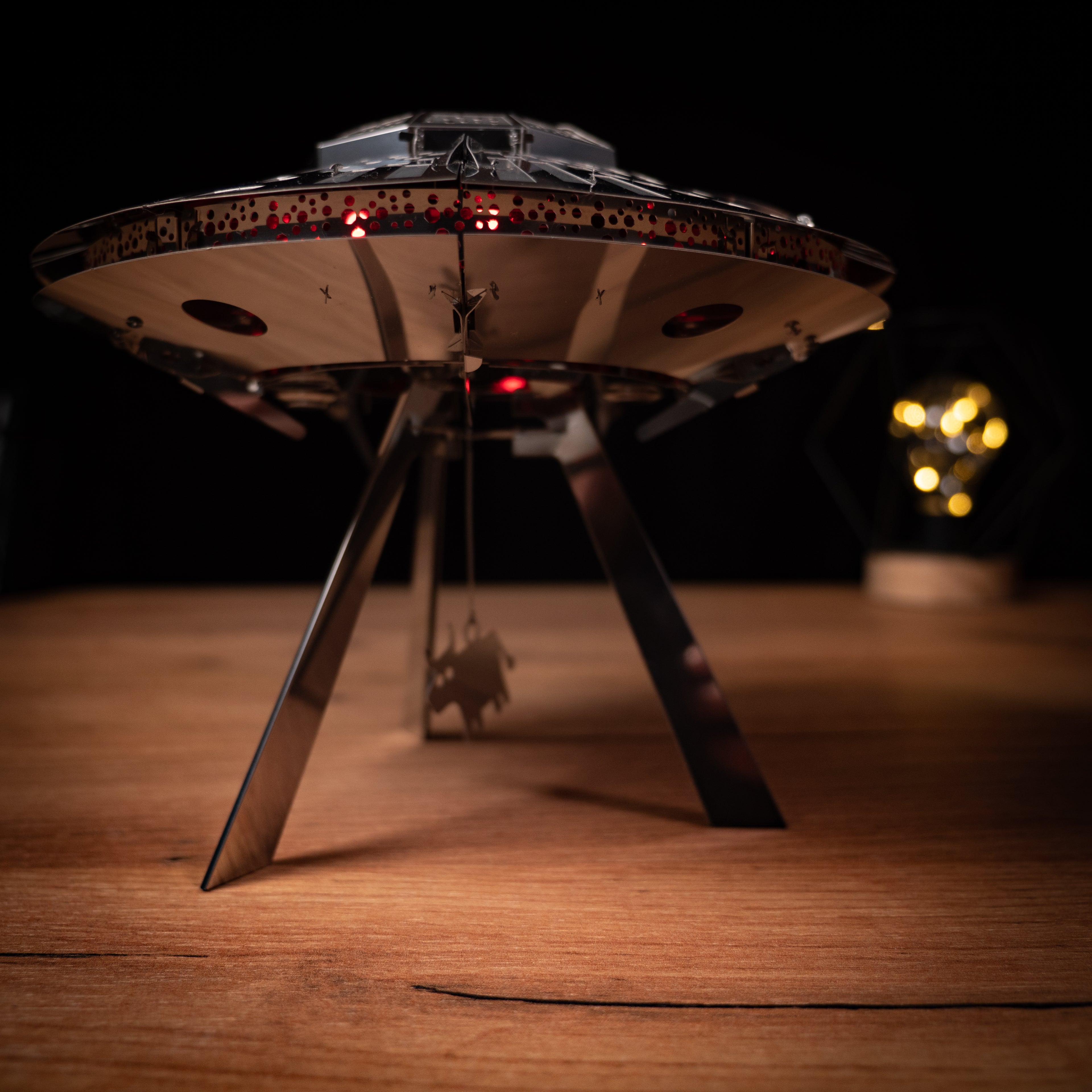 Metal Time Stellar Raiders UFO – DIY Metal Model Kit