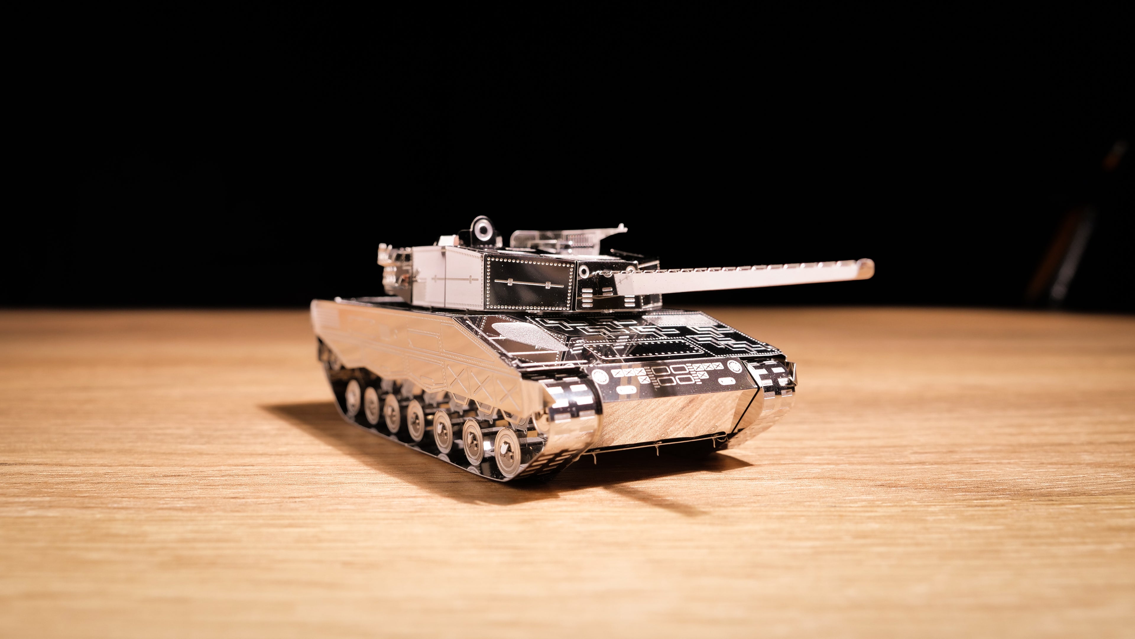 Metal Time Leopard 2 Tank – DIY Metal Model Kit