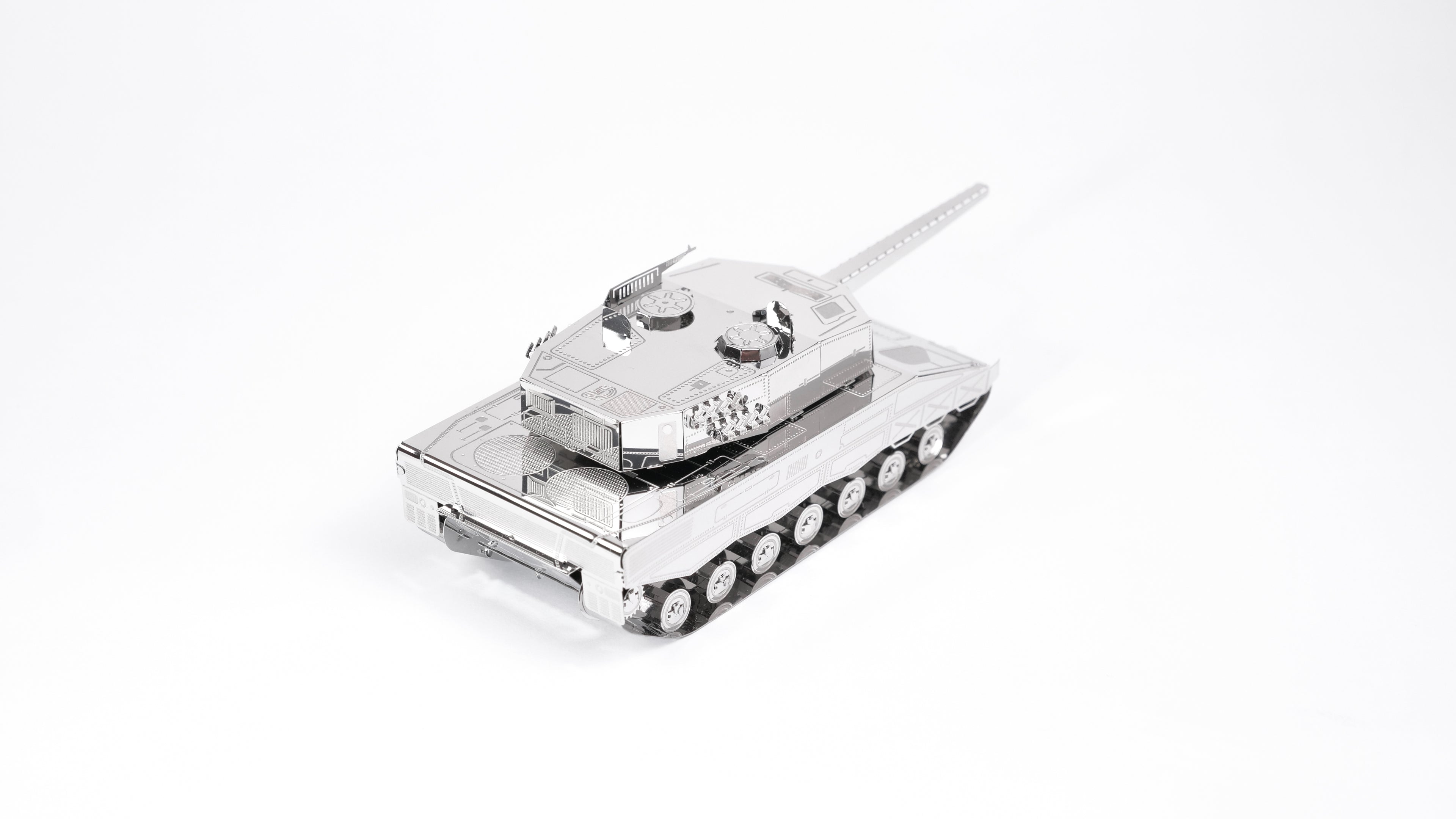 Metal Time Leopard 2 Tank – DIY Metal Model Kit