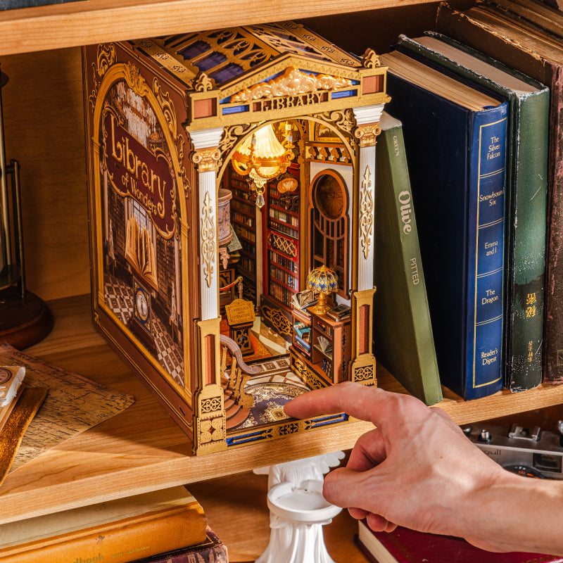 Wonderful Library Book Nook – DIY Model Kit
