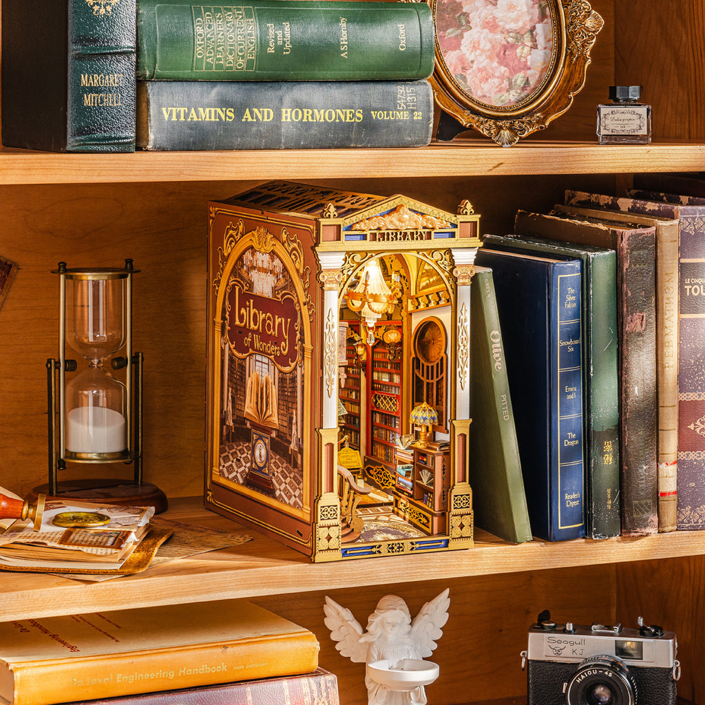 Wonderful Library Book Nook – DIY Model Kit