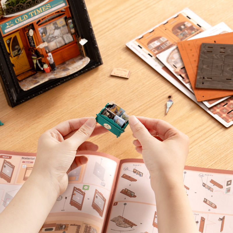 Old Times Bookstore – 3D Wooden Puzzle Story Frame Kit