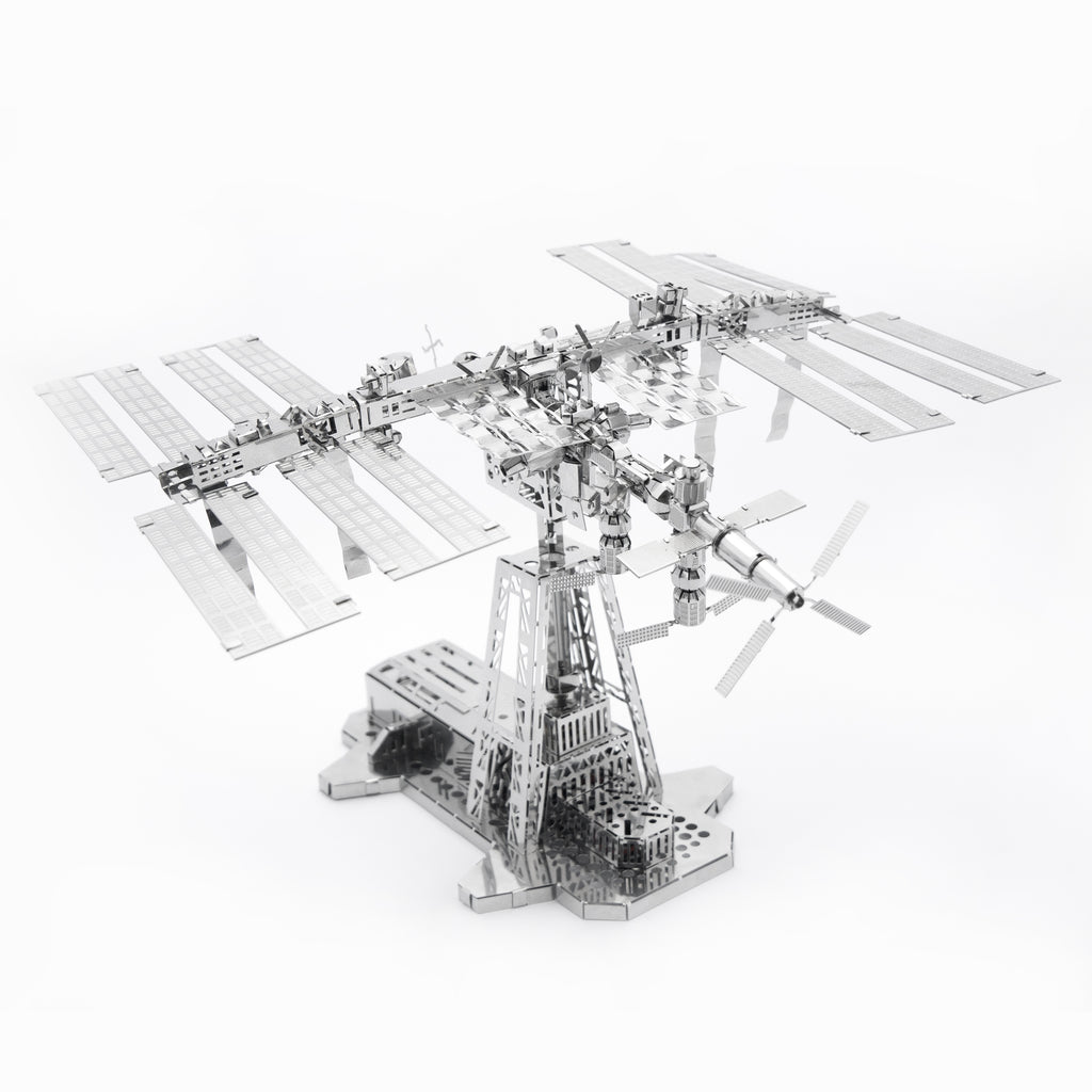 Metal Time Astronauts Lodge Space Station – DIY Metal Model Kit