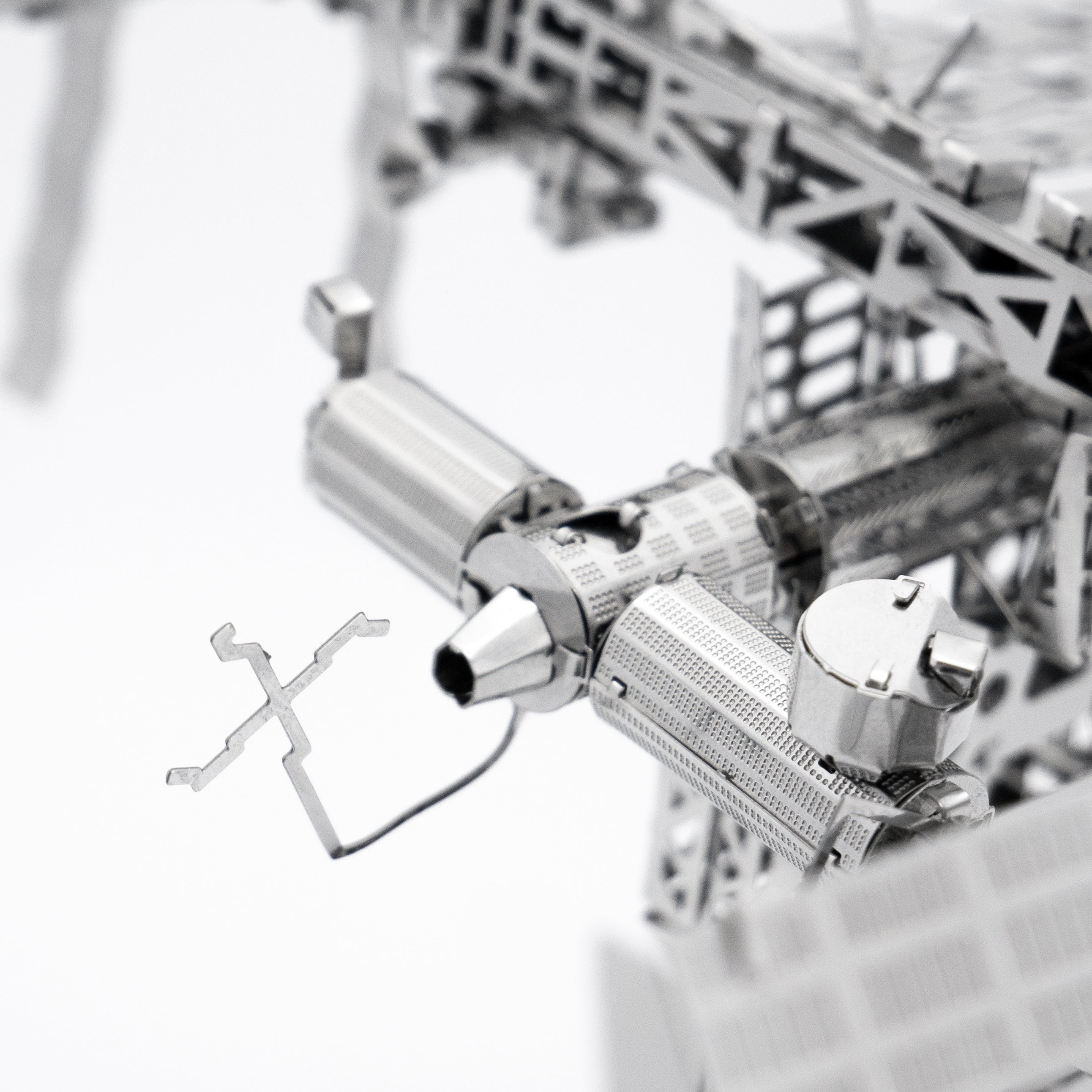 Metal Time Astronauts Lodge Space Station – DIY Metal Model Kit