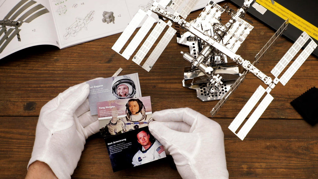 Metal Time Astronauts Lodge Space Station – DIY Metal Model Kit