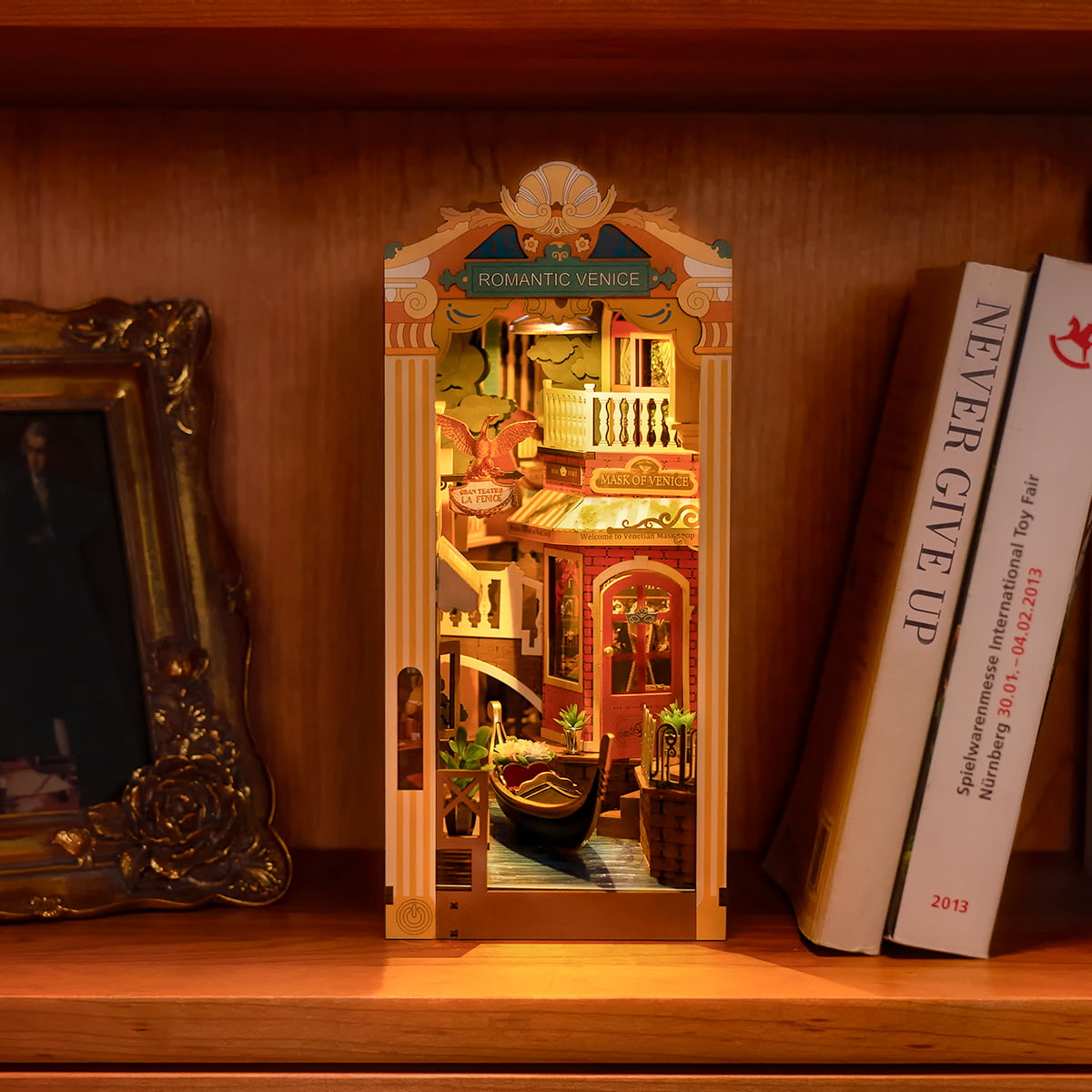 Romantic Venice Book Nook – DIY Model Kit