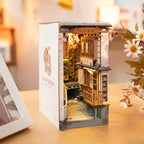 Sakura Densya – DIY Book Nook Kit