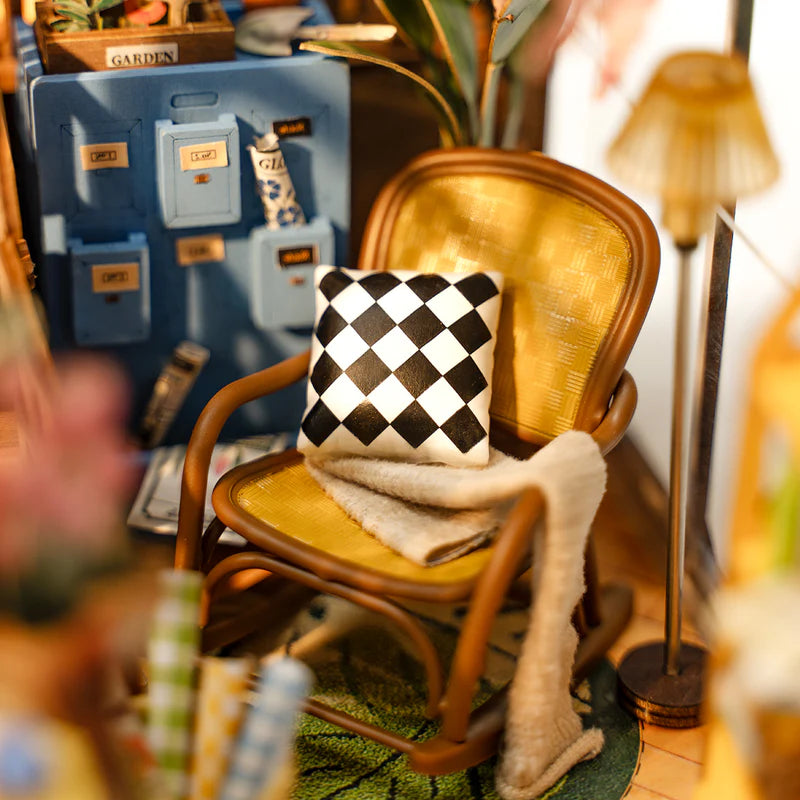 Garden House – DIY Book Nook Kit