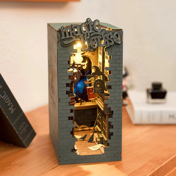 Magic House – DIY Book Nook Kit