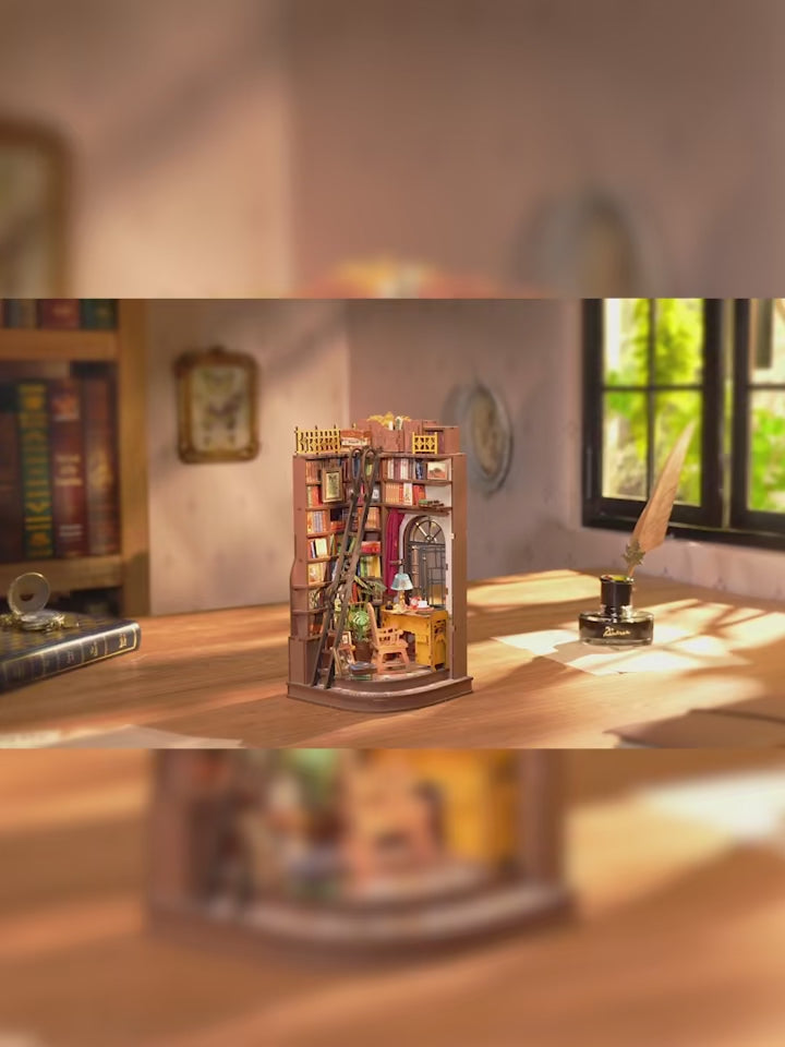 Silent Corner Study – DIY Book Nook Kit