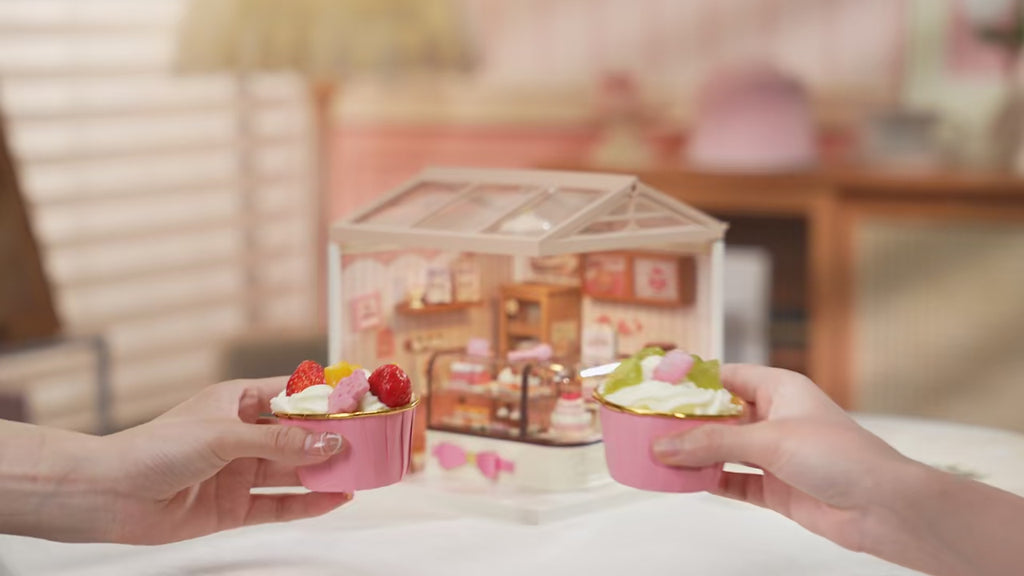 Tasty Cake Shop – Miniature House Kit
