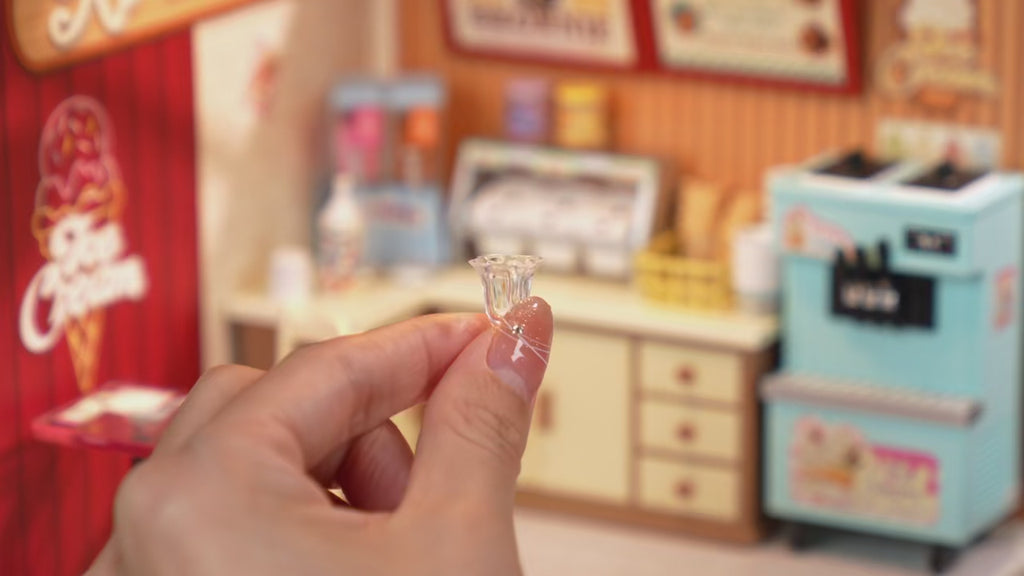 RO-Cream Ice Cream Shop – DIY Miniature House Kit